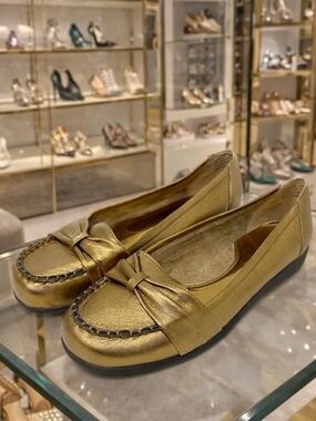 ⛸Markon Leather Metallic Gold Slip On Flats